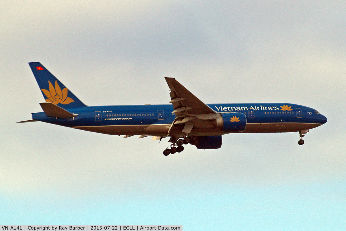 VN-A141, 2003 Boeing 777-2Q8/ER C/N 28688, Boeing 777-2Q8ER [28688] (Vietnam Airlines) Home~G 22/07/2015. On approach 27L.