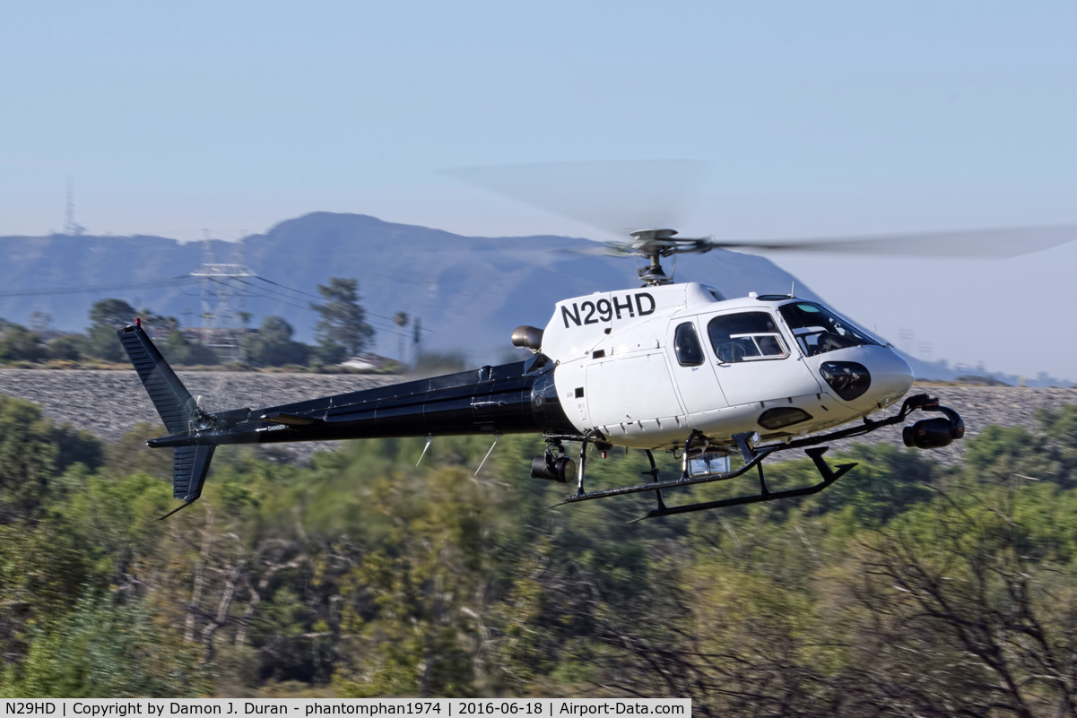 N29HD, 1995 Eurocopter AS-350B-2 Ecureuil Ecureuil C/N 2874, Arriving at American Heros Airshow  KCSB/KCAL