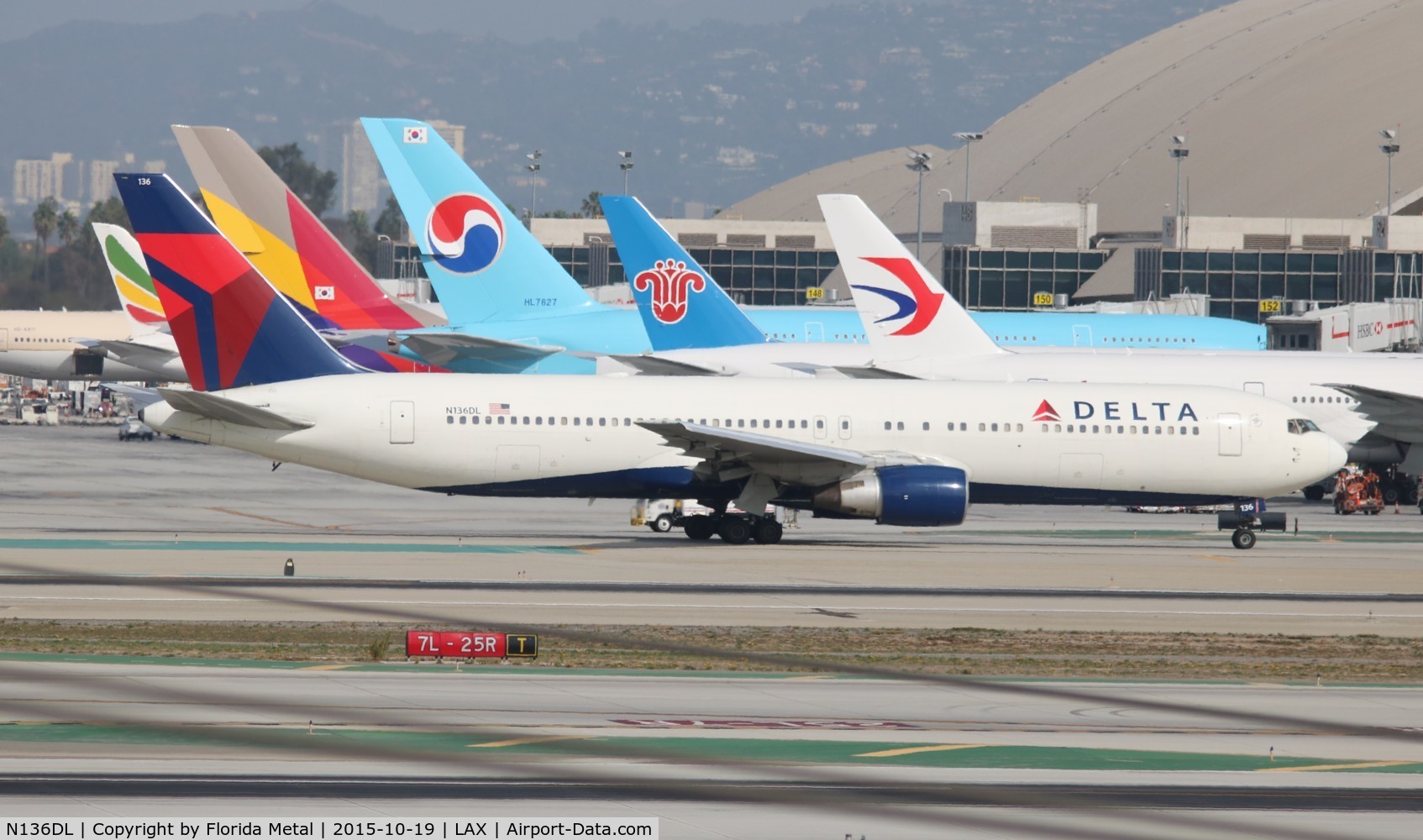 N136DL, 1991 Boeing 767-332 C/N 25146, Delta