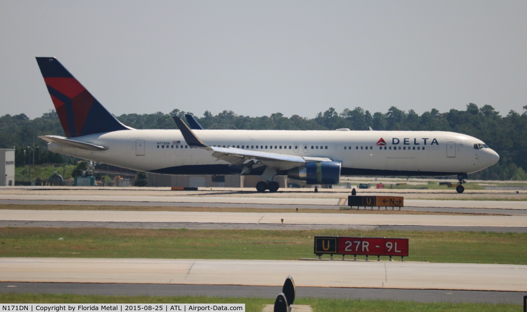 N171DN, 1990 Boeing 767-332 C/N 24759, Delta