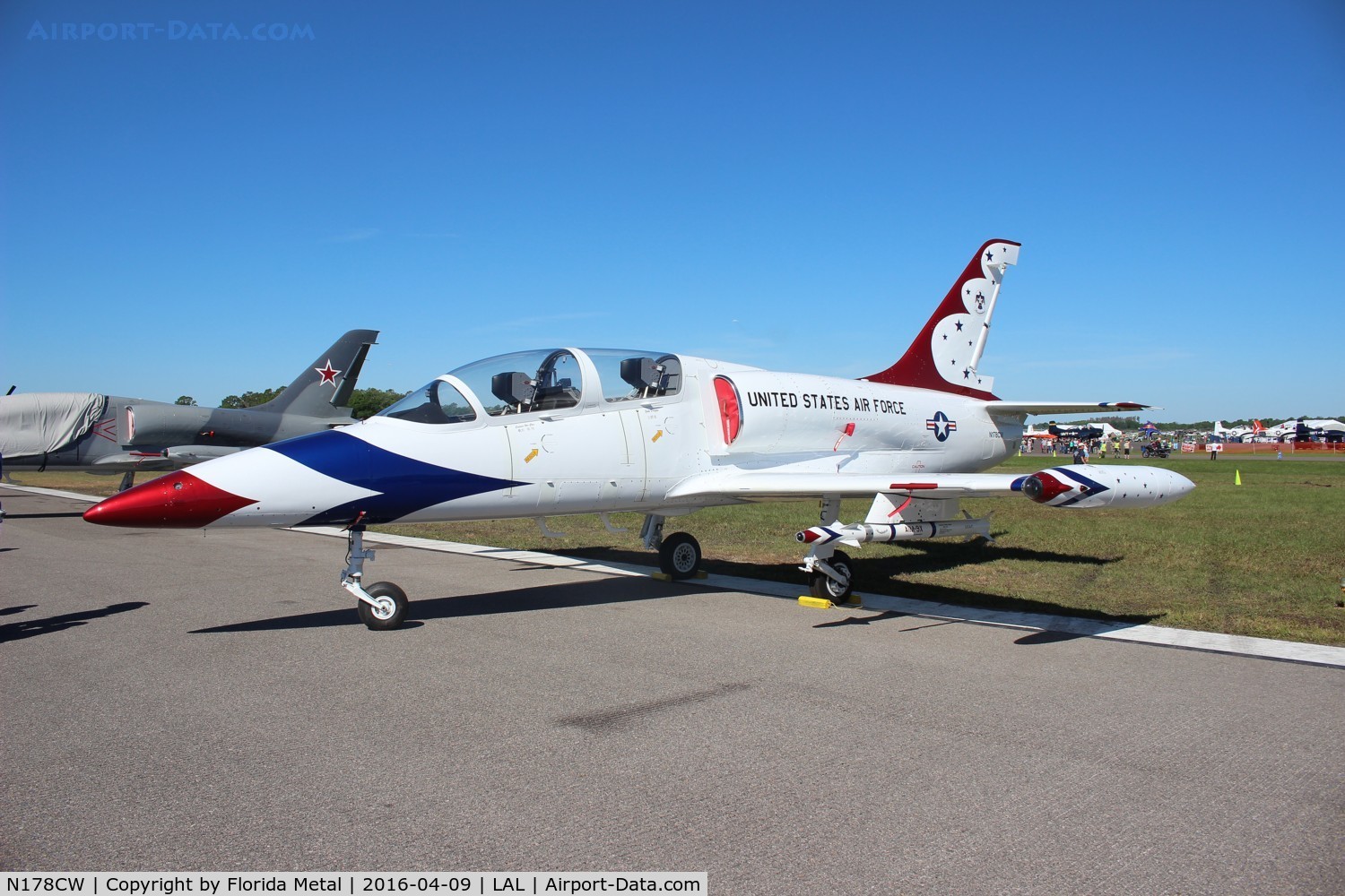 N178CW, 1984 Aero L-39 Albatros C/N 432848, L-39 in Thunderbirds colors