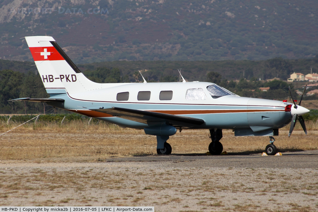 HB-PKD, 1986 Piper PA-46-310P Malibu C/N 46-8608028, Parked