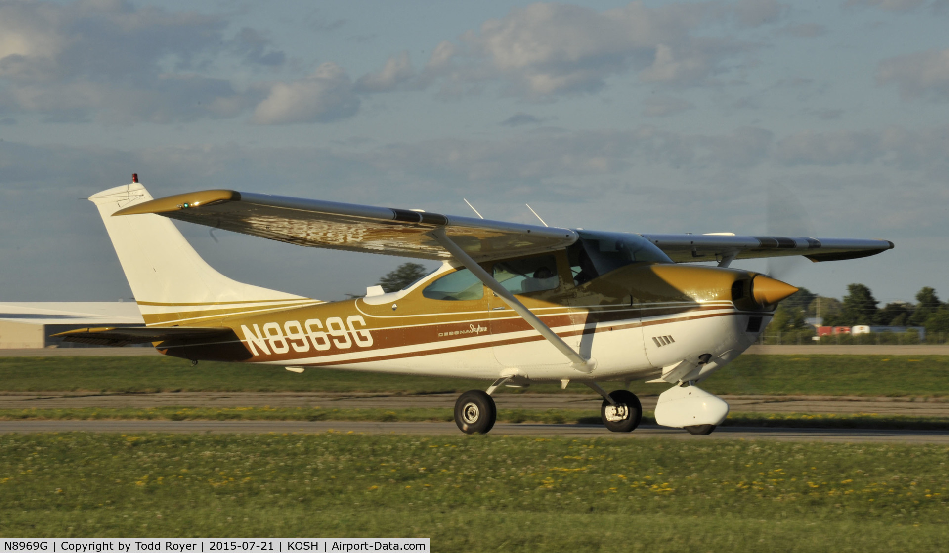 N8969G, 1970 Cessna 182N Skylane C/N 18260509, Airventure 2015