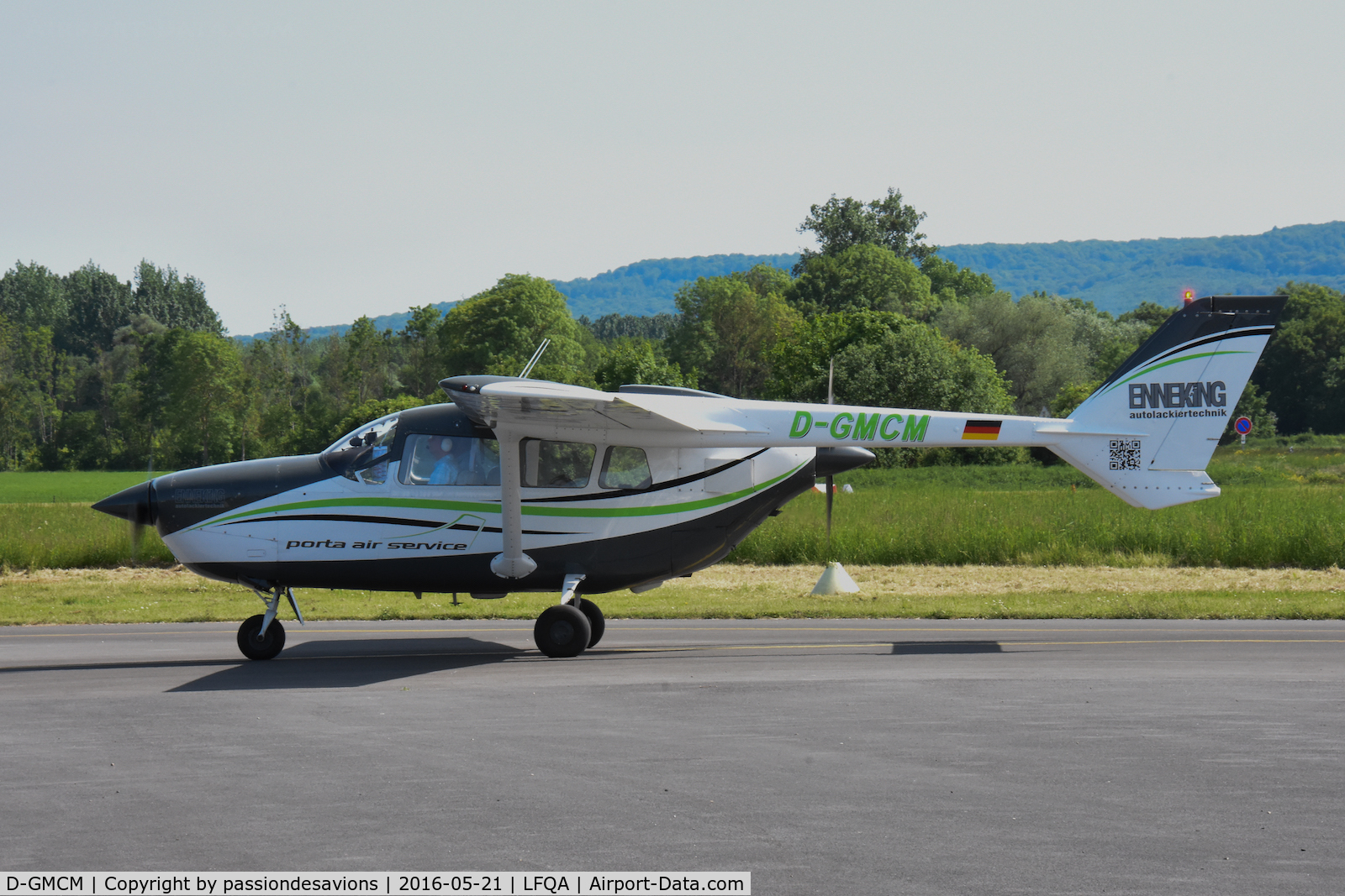 D-GMCM, 1972 Reims F337F Super Skymaster C/N F3370047, Just taxiing