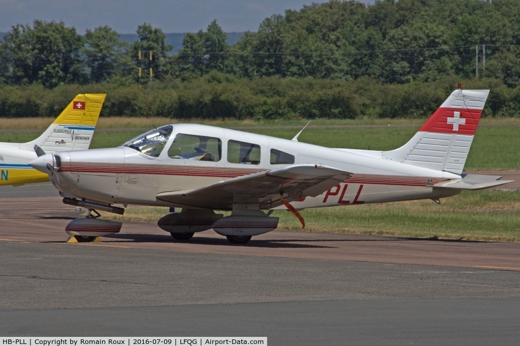 HB-PLL, Piper PA-28-161 Warrior II C/N 28-16057, Parked