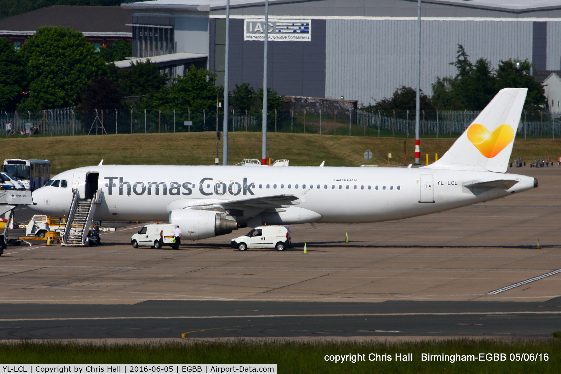 YL-LCL, 1995 Airbus A320-214 C/N 533, SmartLynx operating for Thomas Cook