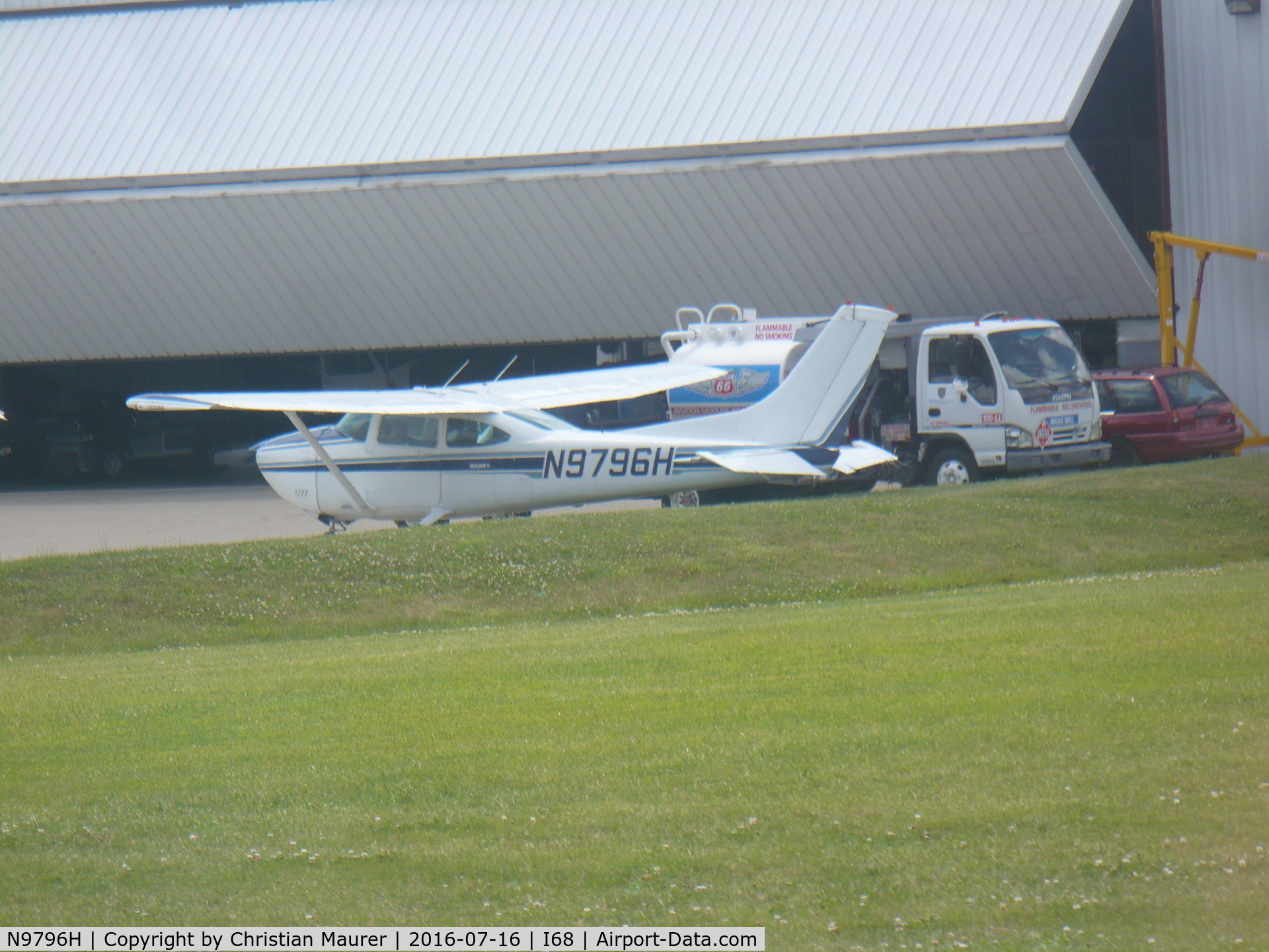 N9796H, 1981 Cessna 182R Skylane C/N 18268030, Cessna 182R