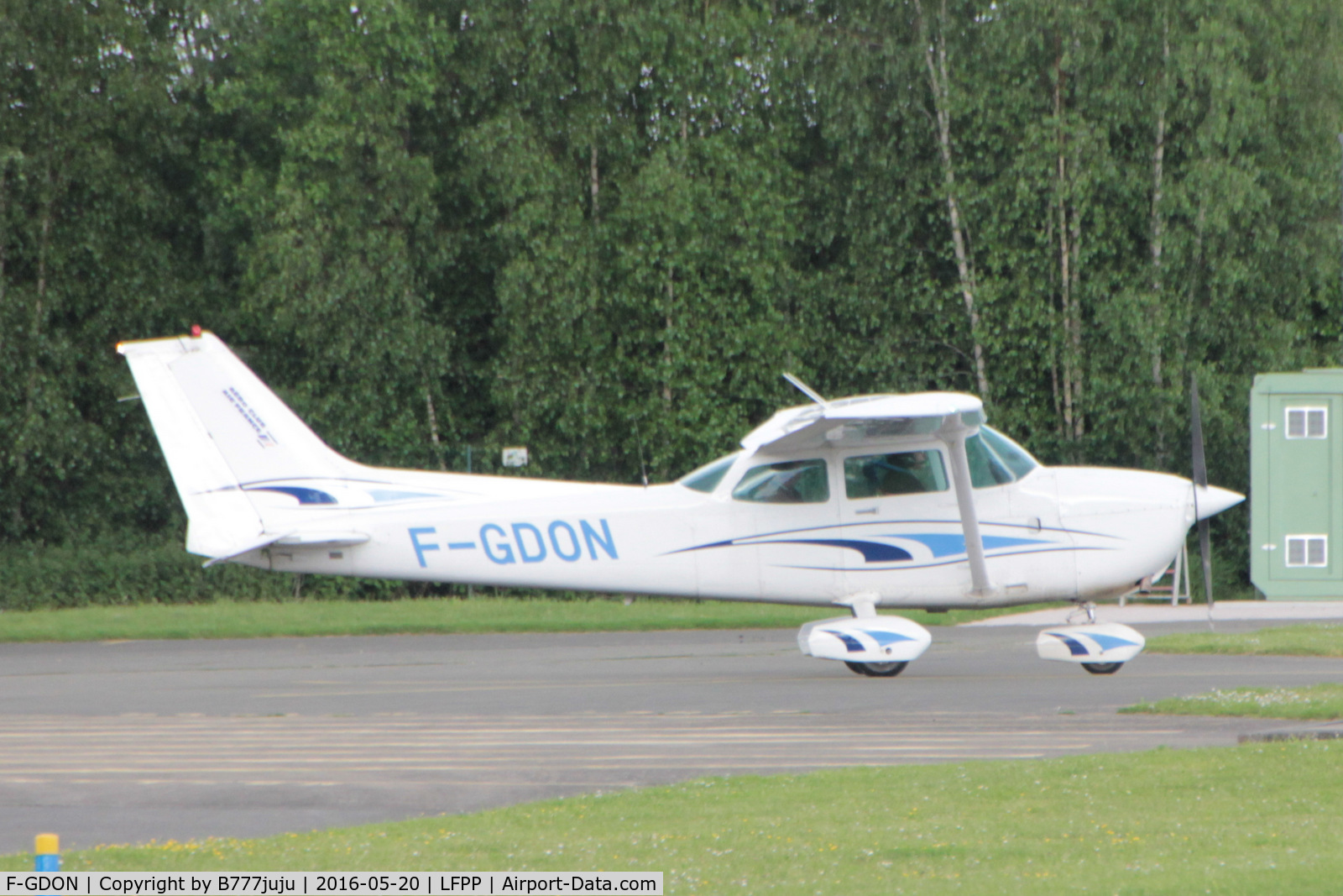 F-GDON, Reims F172P C/N 2203, at Le Plessis-Belleville