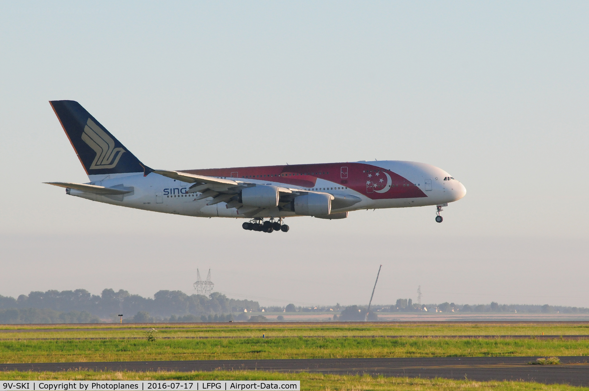 9V-SKI, 2009 Airbus A380-841 C/N 034, CDG landing
