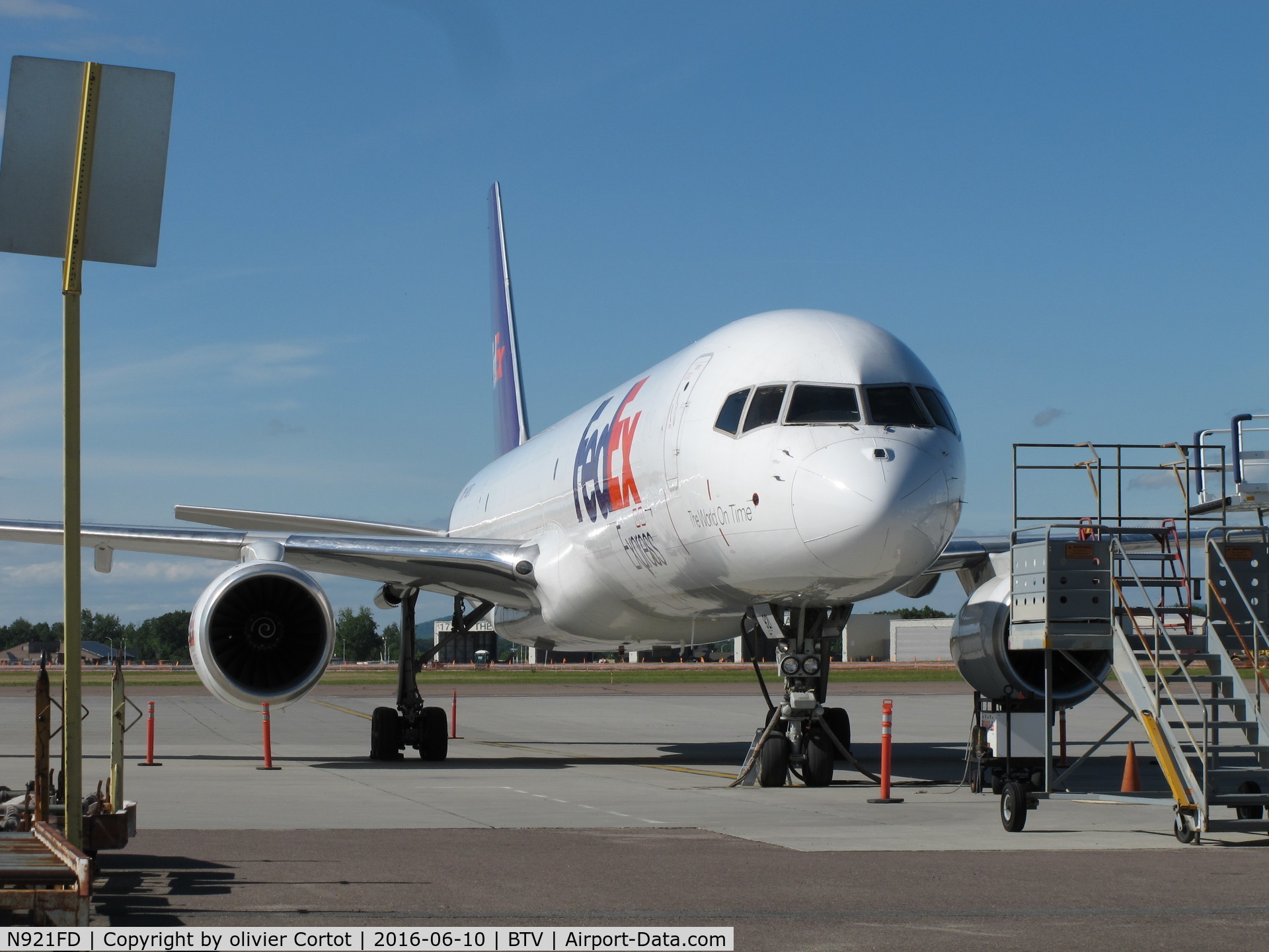 N921FD, 1991 Boeing 757-23A C/N 24924, In Vermont