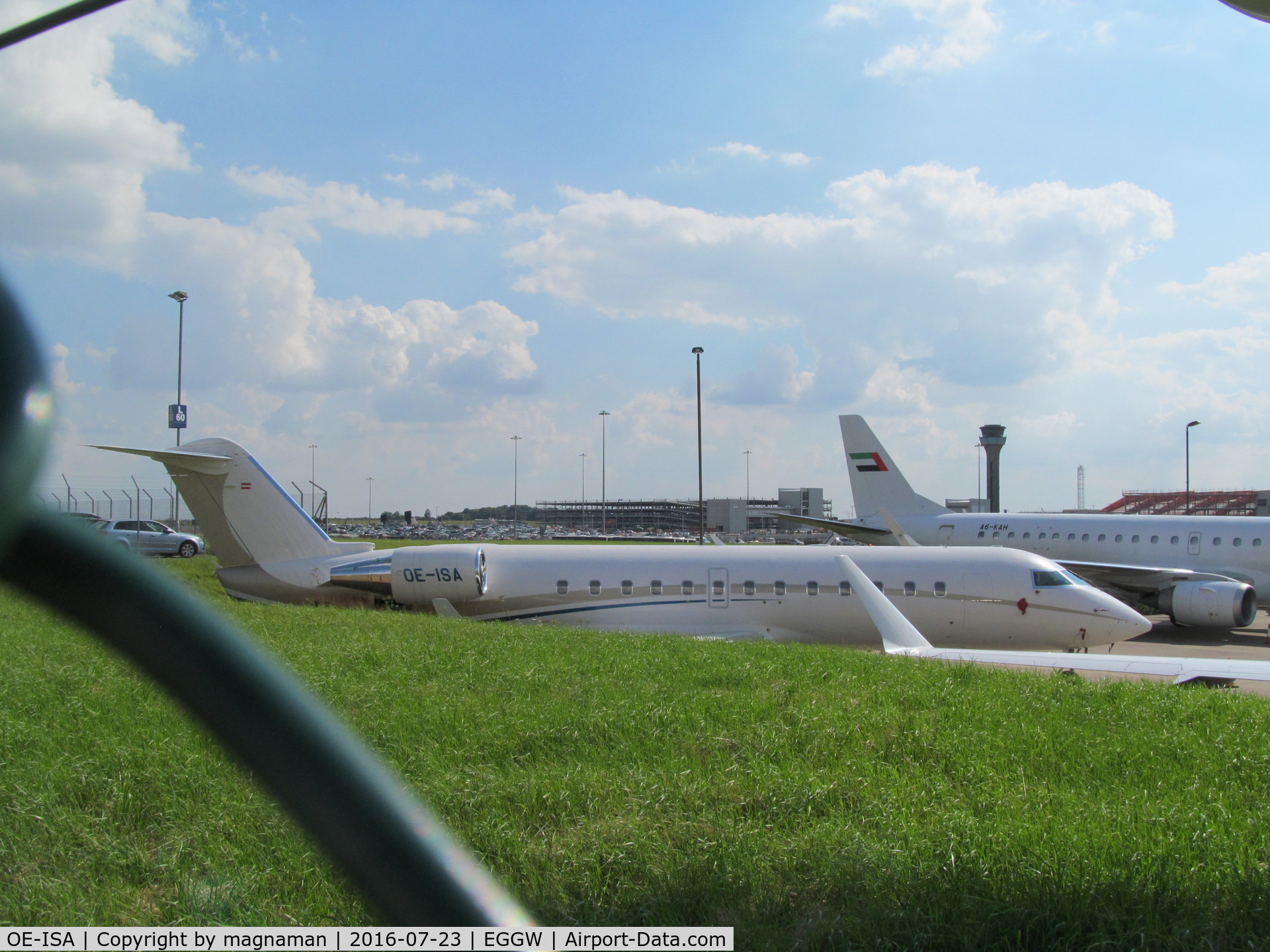 OE-ISA, 2007 Bombardier Challenger 850 (CL-600-2B19) C/N 8043, across apron at luton