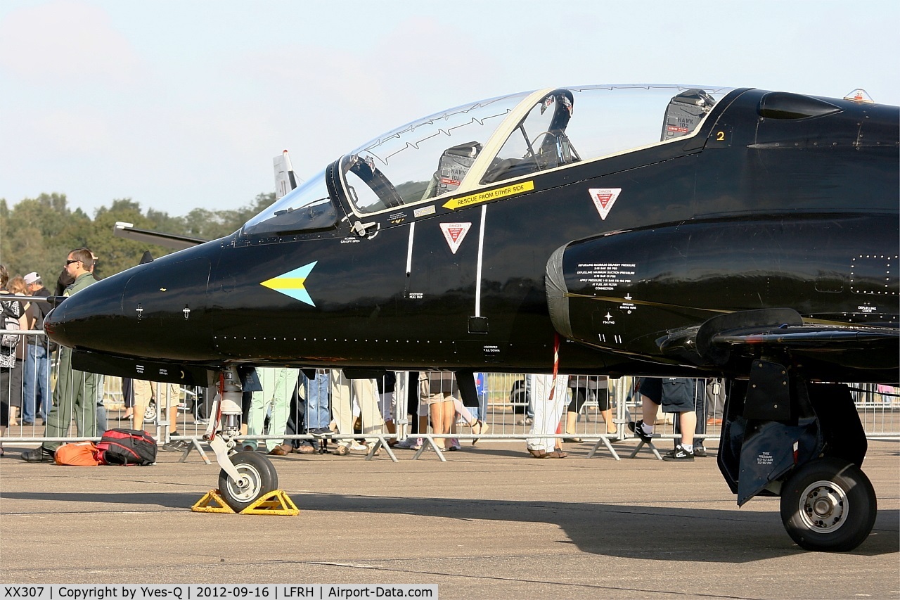 XX307, 1980 Hawker Siddeley Hawk T.1A C/N 141/312132, Royal Air Force British Aerospace Hawk T.1-1A, Static display, Lann Bihoué Naval Air Base (LFRH - LRT)