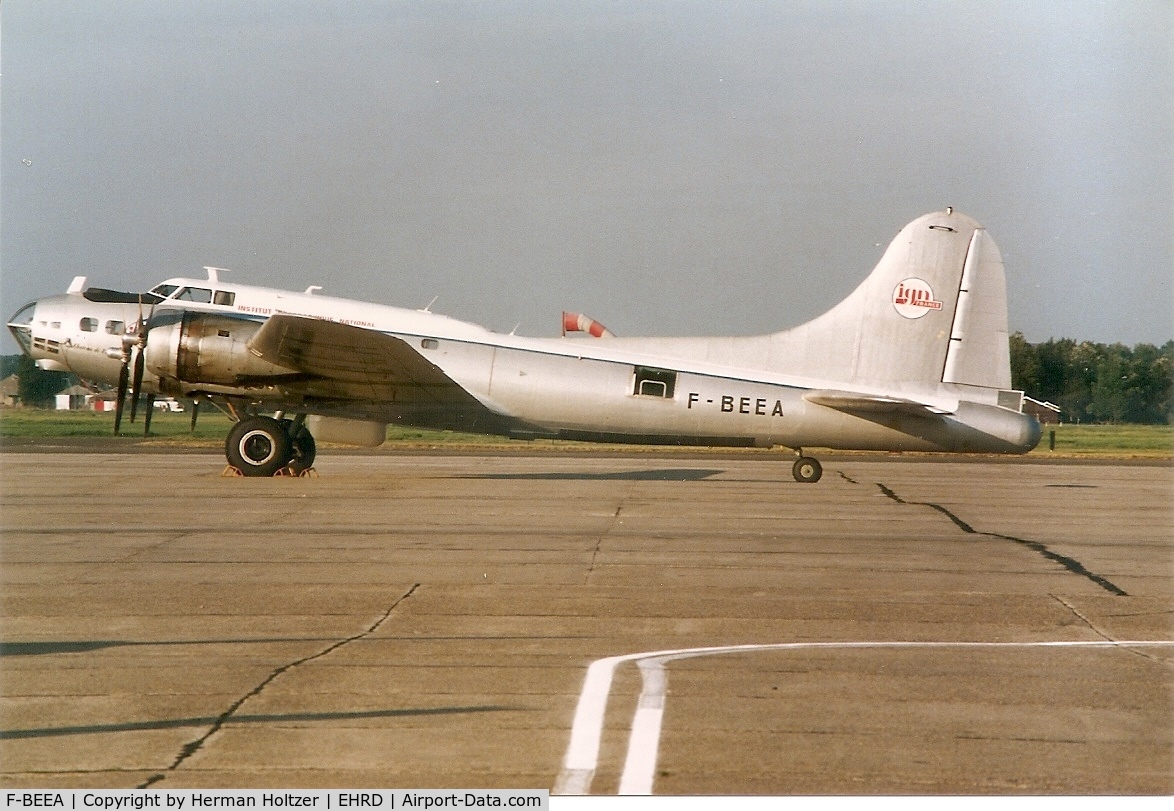 F-BEEA, 1944 Boeing B-17G Flying Fortress C/N 8552, Flew into Rotterdam in 1986