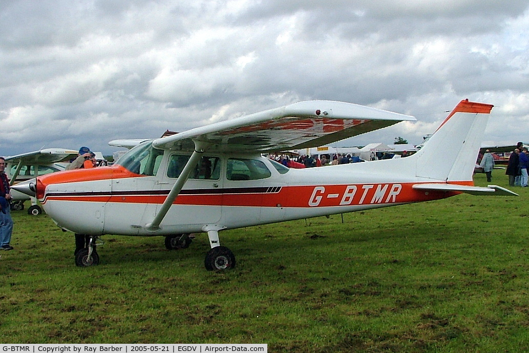G-BTMR, 1975 Cessna 172M C/N 172-64985, Cessna 172M Skyhawk [172-64985] Hullavington~G 21/05/2005