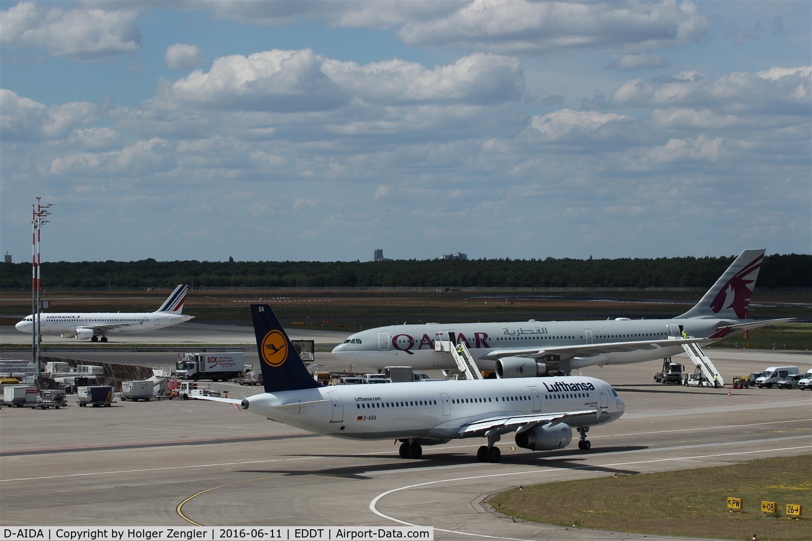 D-AIDA, 2010 Airbus A321-231 C/N 4360, TXL waving good bye tour no.4 since 2011