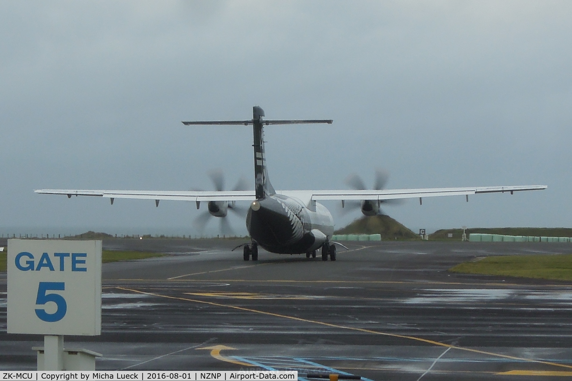 ZK-MCU, 2000 ATR 72-212A C/N 632, A rainy day in New Plymouth