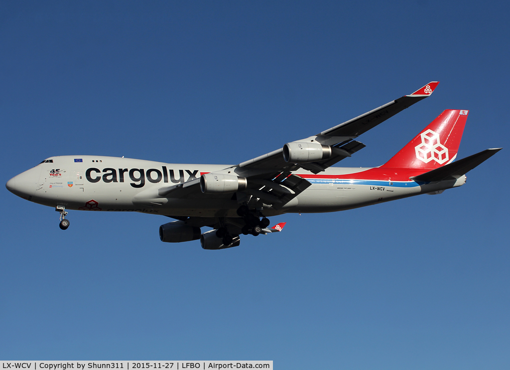 LX-WCV, 2007 Boeing 747-4R7F C/N 35804, Landing rwy 32L in new c/s and with additional '45th anniversary' logo