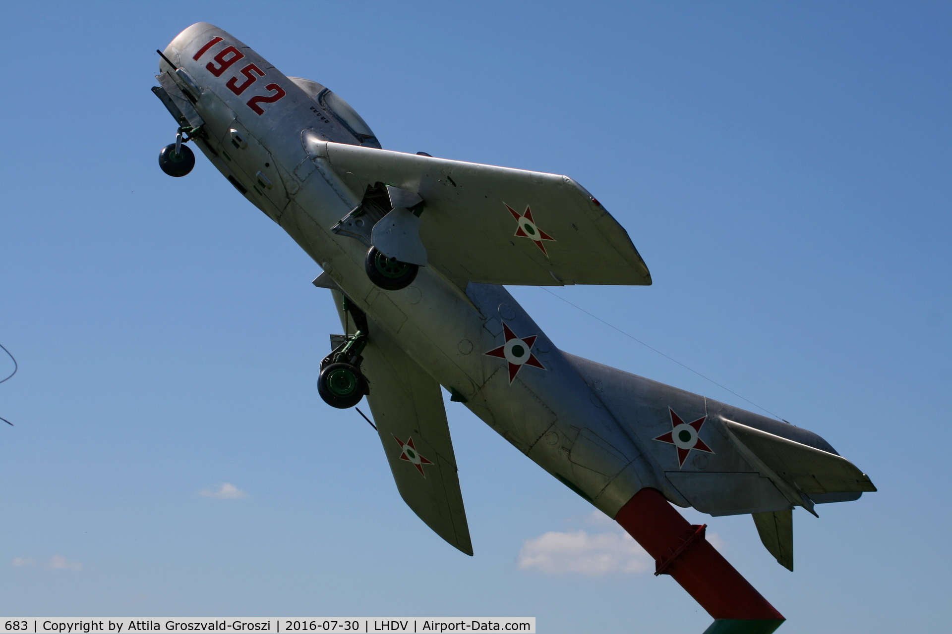 683, 1962 Mikoyan-Gurevich MiG-15 bis C/N 2683, They scrapped, issued after the airport in Dunaújváros