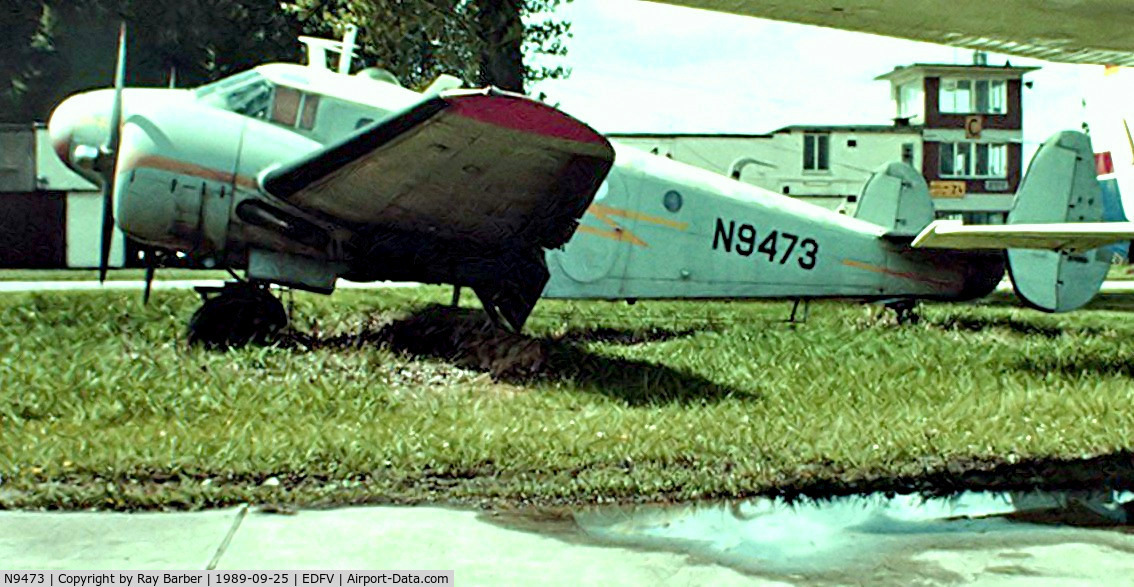 N9473, Beech D18S C/N A473, Beech D18S [A-473] Worms~D 25/09/1989. From a slide.