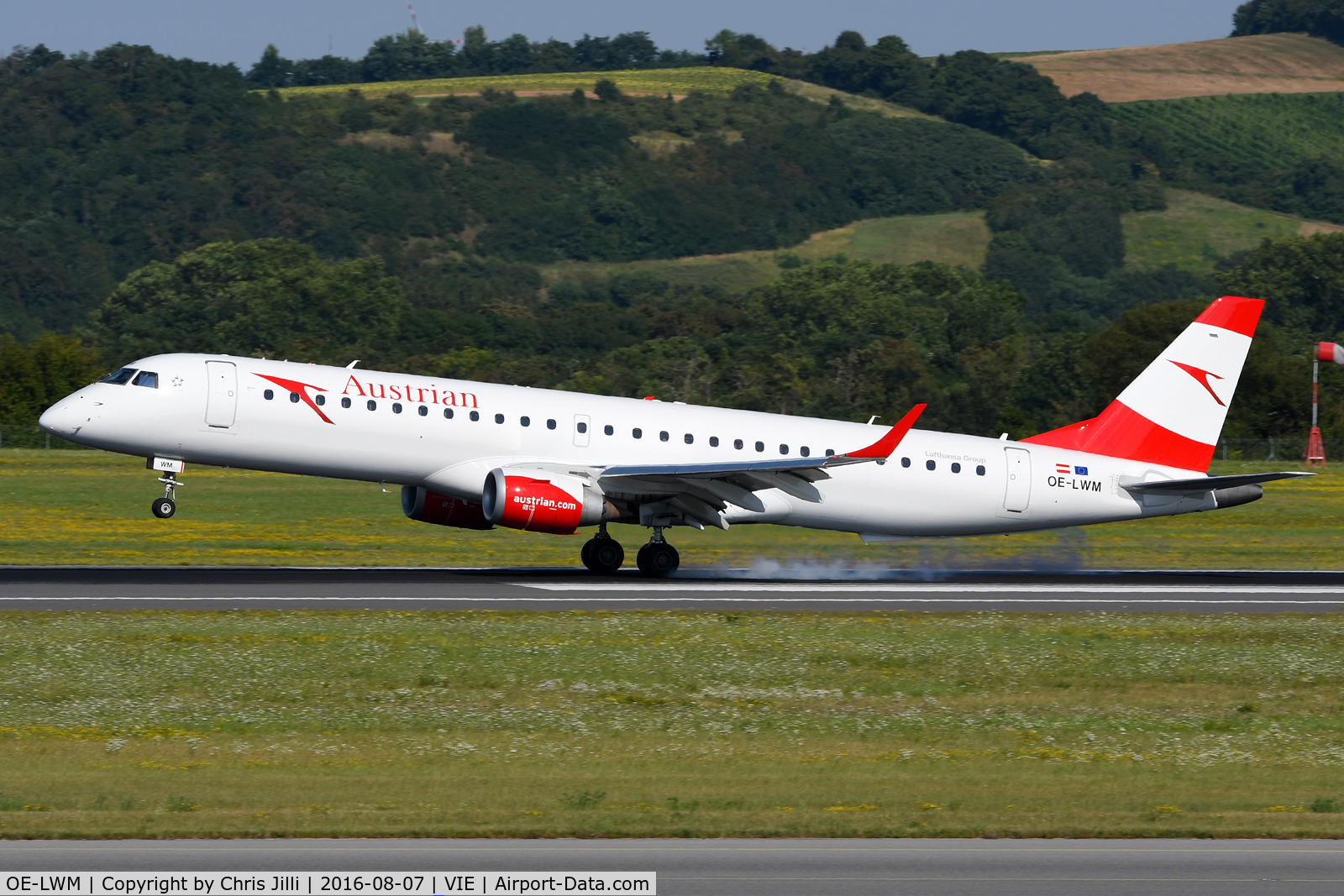 OE-LWM, 2012 Embraer 195LR (ERJ-190-200LR) C/N 19000542, Austrian