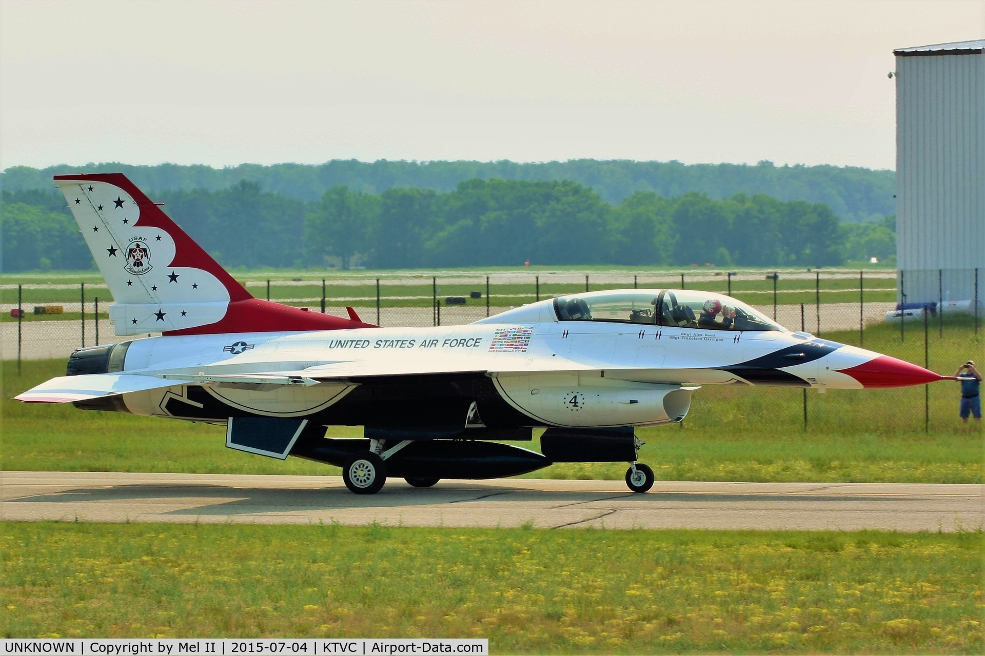 UNKNOWN, General Dynamics F-16C Fighting Falcon C/N Unknown, USAF Thunderbirds - 2015 National Cherry Festival Air Show