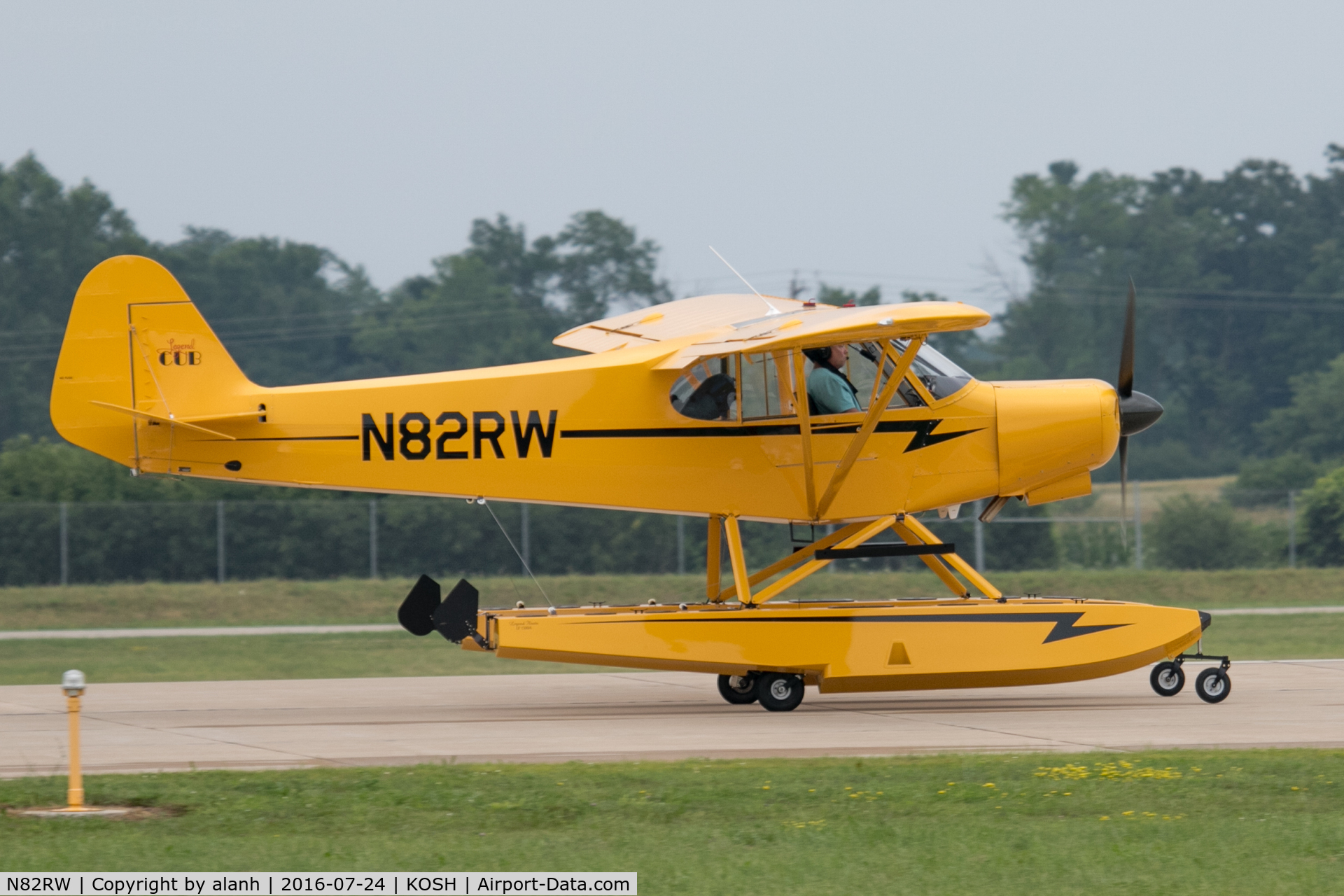 N82RW, 2015 American Legend AL18 C/N AL-1197, Rolling out after landing