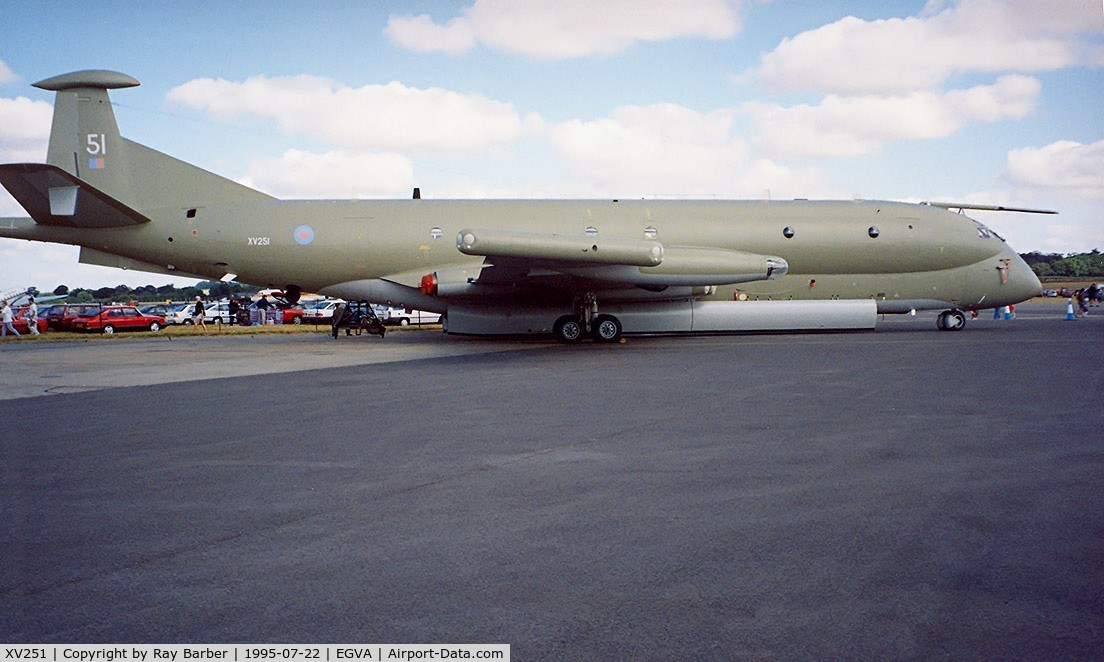 XV251, Hawker Siddeley Nimrod MR.2 C/N 8026, BAE Systems Nimrod MR.2 [8026] (Royal Air Force) RAF Fairford~G 22/07/1995