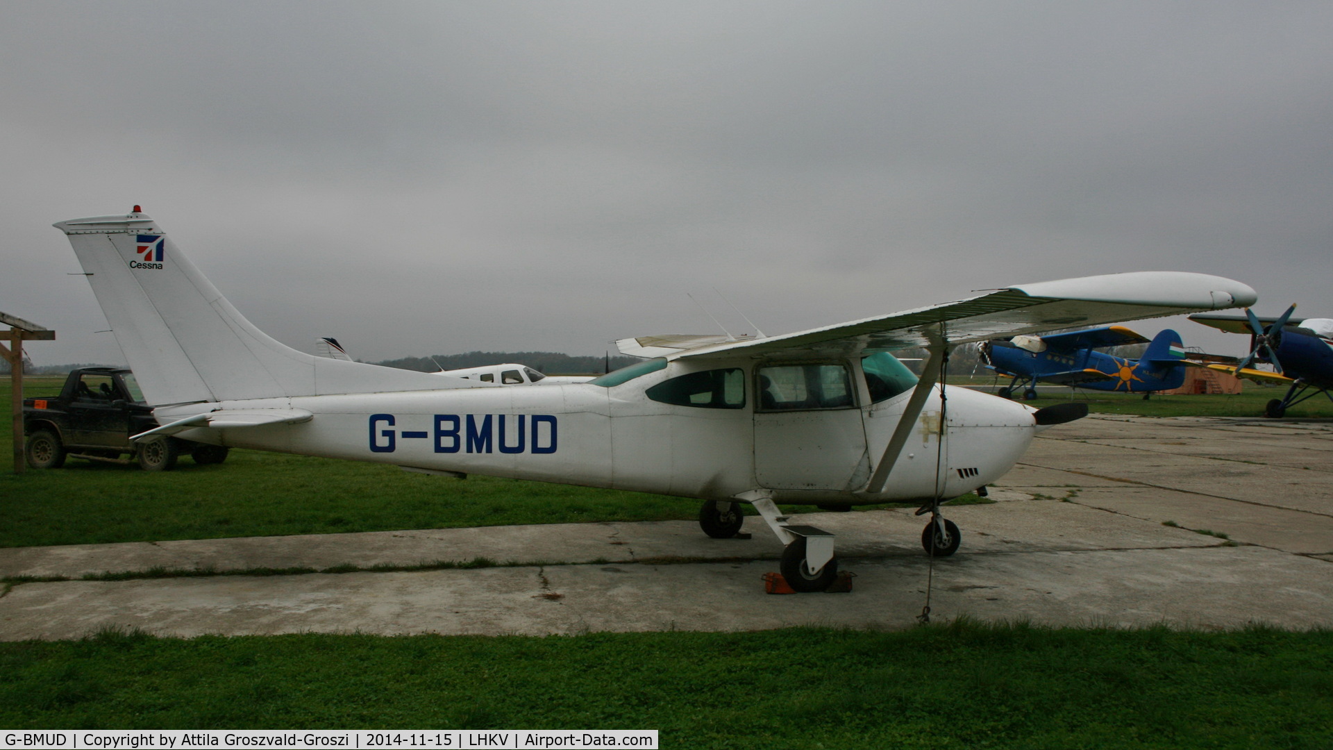 G-BMUD, 1973 Cessna 182P Skylane C/N 182-61786, Kaposújlak Airport, Hungary