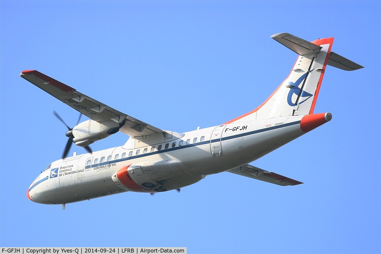 F-GFJH, 1987 ATR 42-300 C/N 049, ATR 42-300, Take off rwy 25L, Brest-Bretagne airport (LFRB-BES)