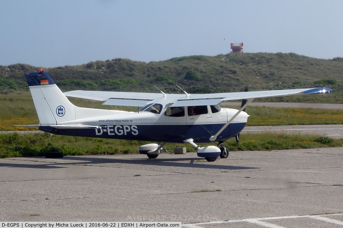 D-EGPS, 2002 Cessna 172S C/N 172S9065, At Helgoland Düne