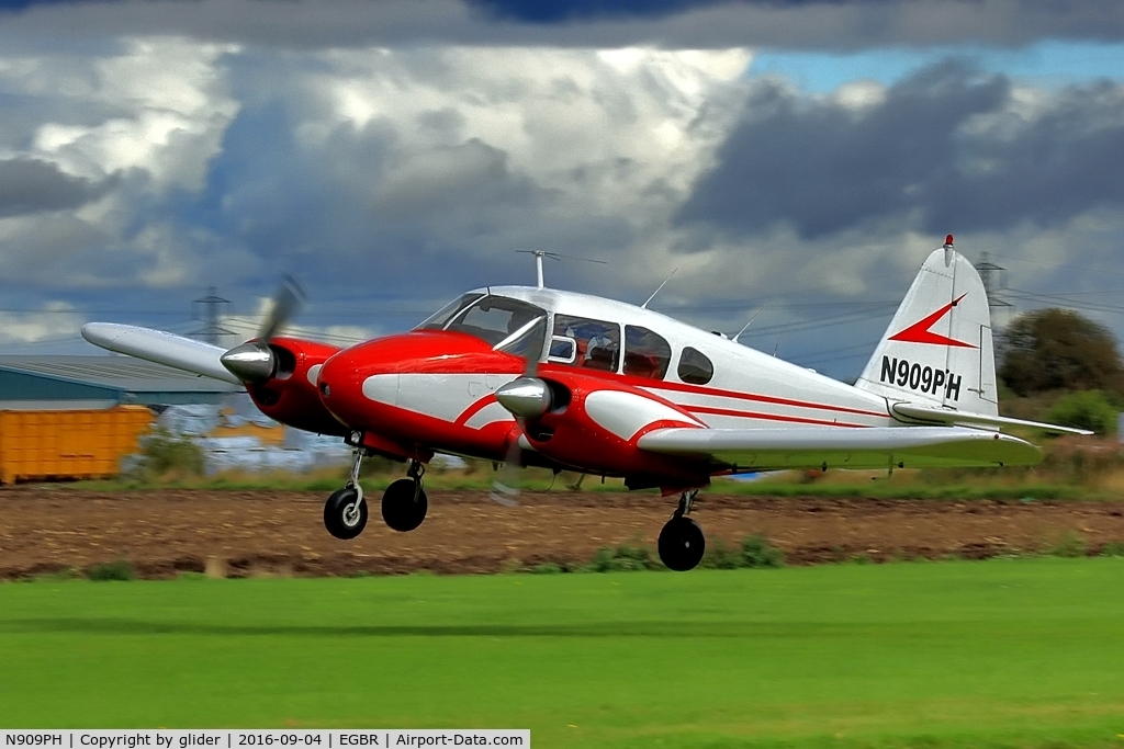 N909PH, Piper PA-23-160 Apache C/N 23-1800, Turning into my favourite plane here!!