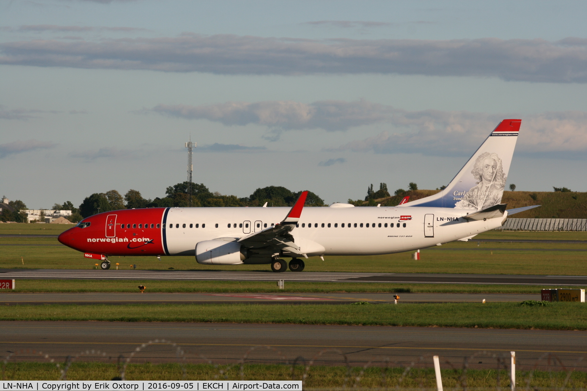 LN-NHA, 2014 Boeing 737-8JP C/N 41129, LN-NHA just arrived rw 04L