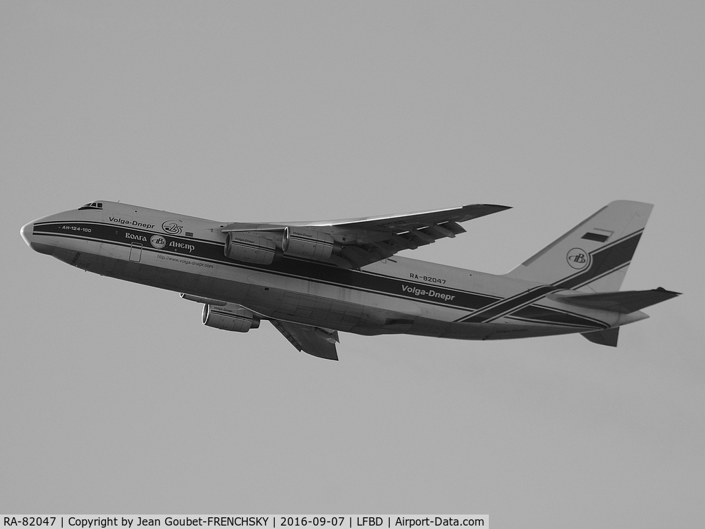 RA-82047, 1992 Antonov An-124-100 Ruslan C/N 9773053259121/0701, VDA2266 take off runway 05