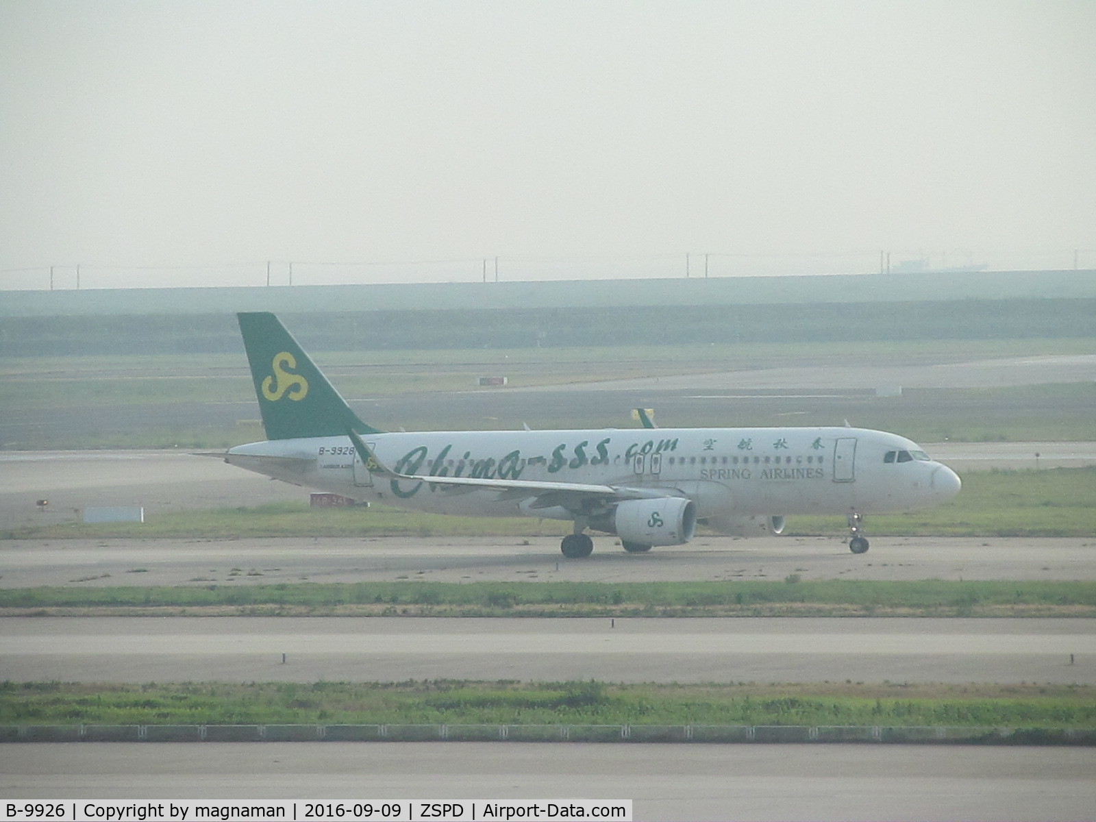 B-9926, 2013 Airbus A320-214 C/N 5771, leaving misty PVG