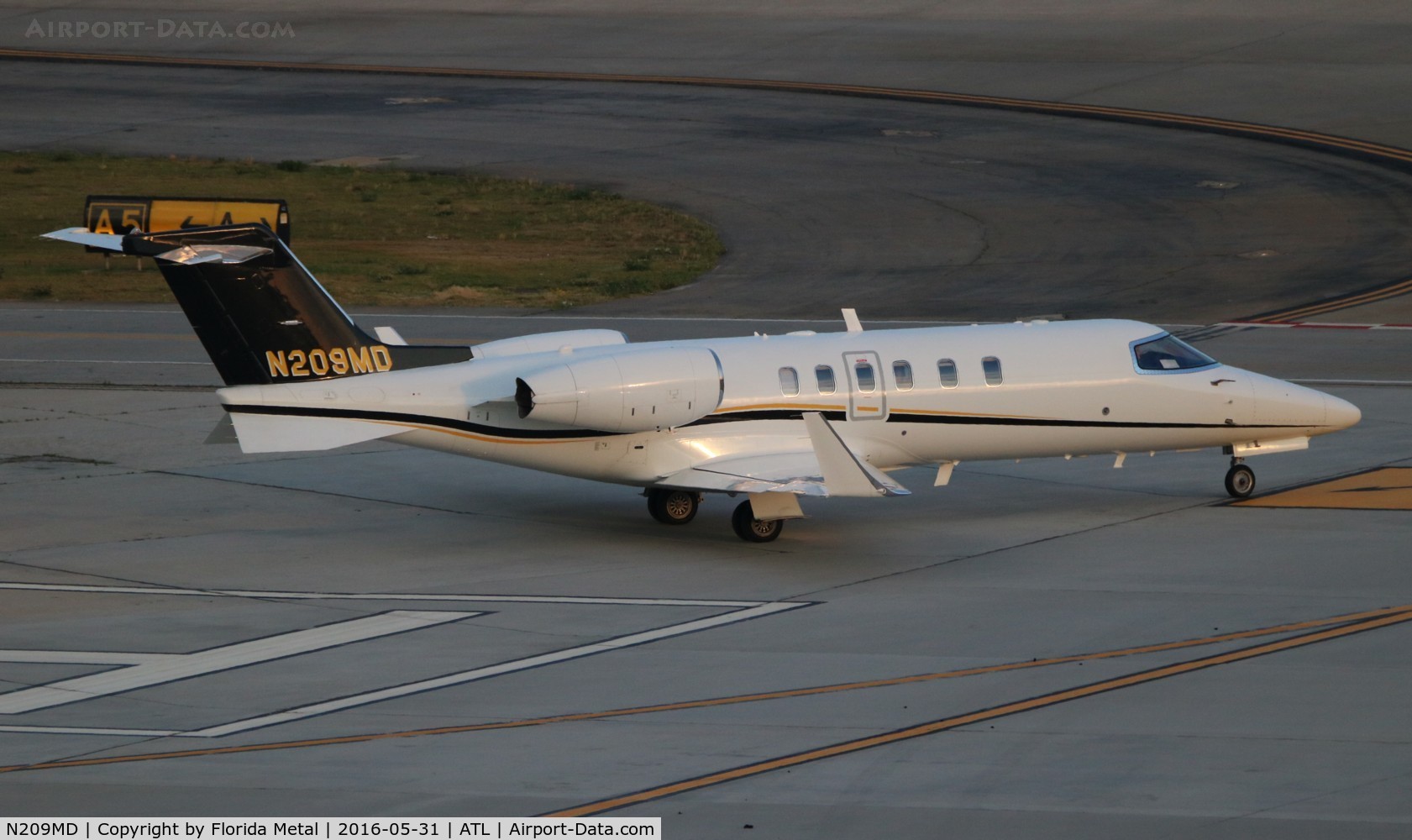 N209MD, Learjet Inc 45 C/N 2127, Lear 40