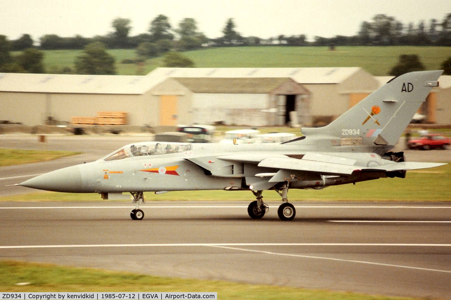 ZD934, 1985 Panavia Tornado F.2 C/N 438/AT007/3200, Royal Air Force arriving at IAT.