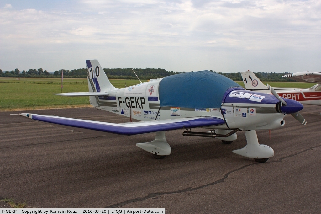 F-GEKP, Robin DR-400-160 Chevalier C/N 1741, Parked