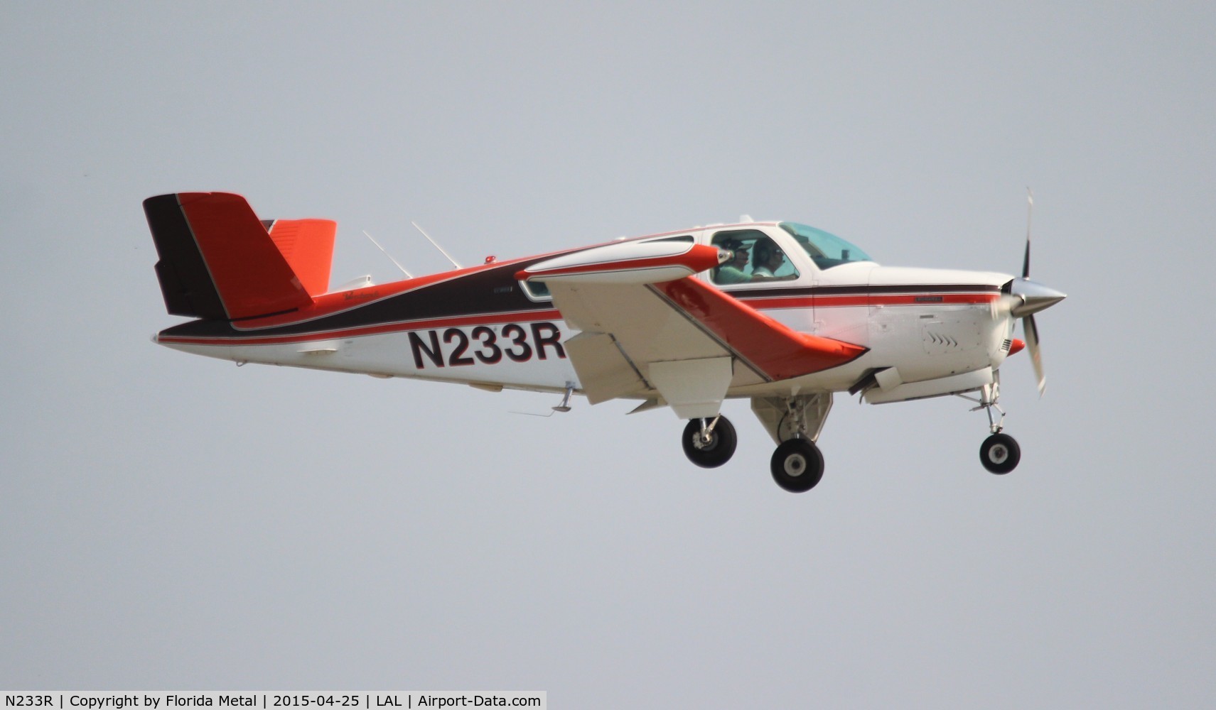 N233R, 1975 Beech V35B Bonanza C/N D9811, Beech V35B