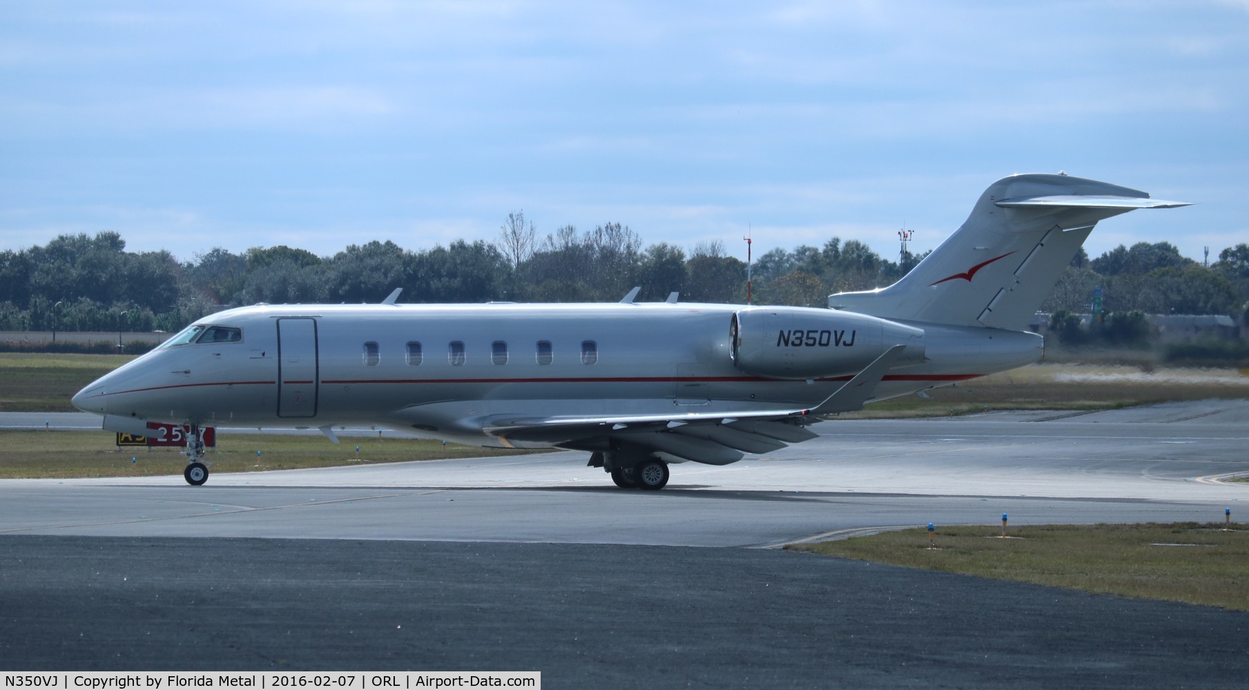 N350VJ, 2015 Bombardier Challenger 350 (BD-100-1A10) C/N 20569, Challenger 300