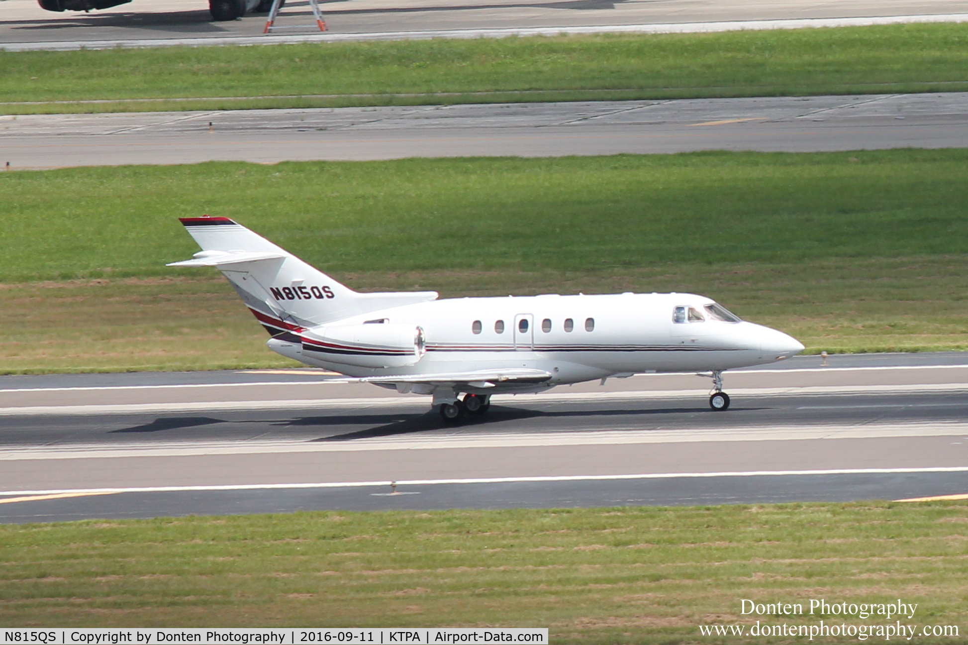 N815QS, 2005 Raytheon Hawker 800XP C/N 258705, Execjet Flight 815 (N815QS) departs Tampa International Airport enroute to Palm Beach International Airport