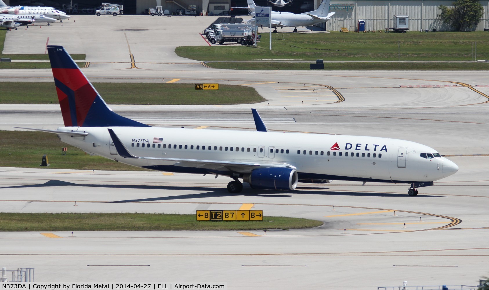 N373DA, 1998 Boeing 737-832 C/N 29621, Delta