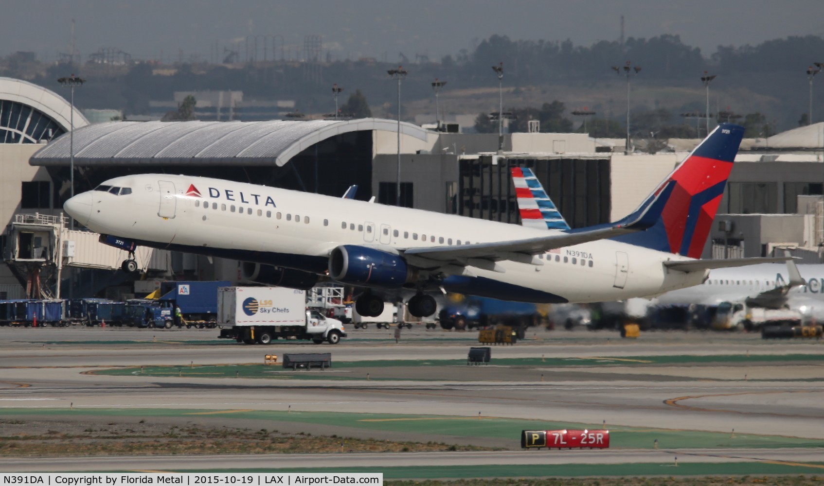 N391DA, 2000 Boeing 737-832 C/N 30560, Delta