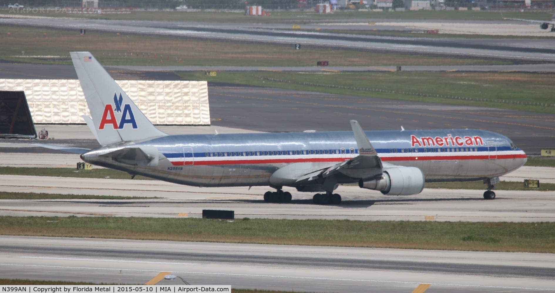 N399AN, 1999 Boeing 767-323/ER(BDSF) C/N 29606, American