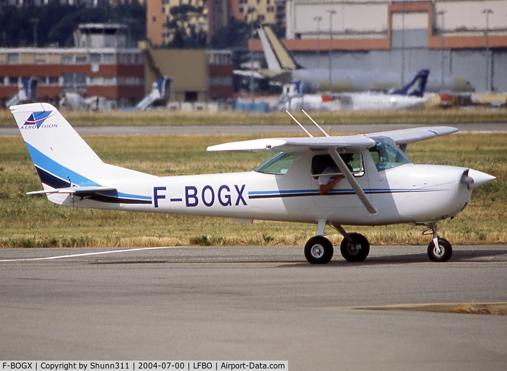 F-BOGX, Reims F150G C/N 0179, Taxiing to the General Aviation area...
