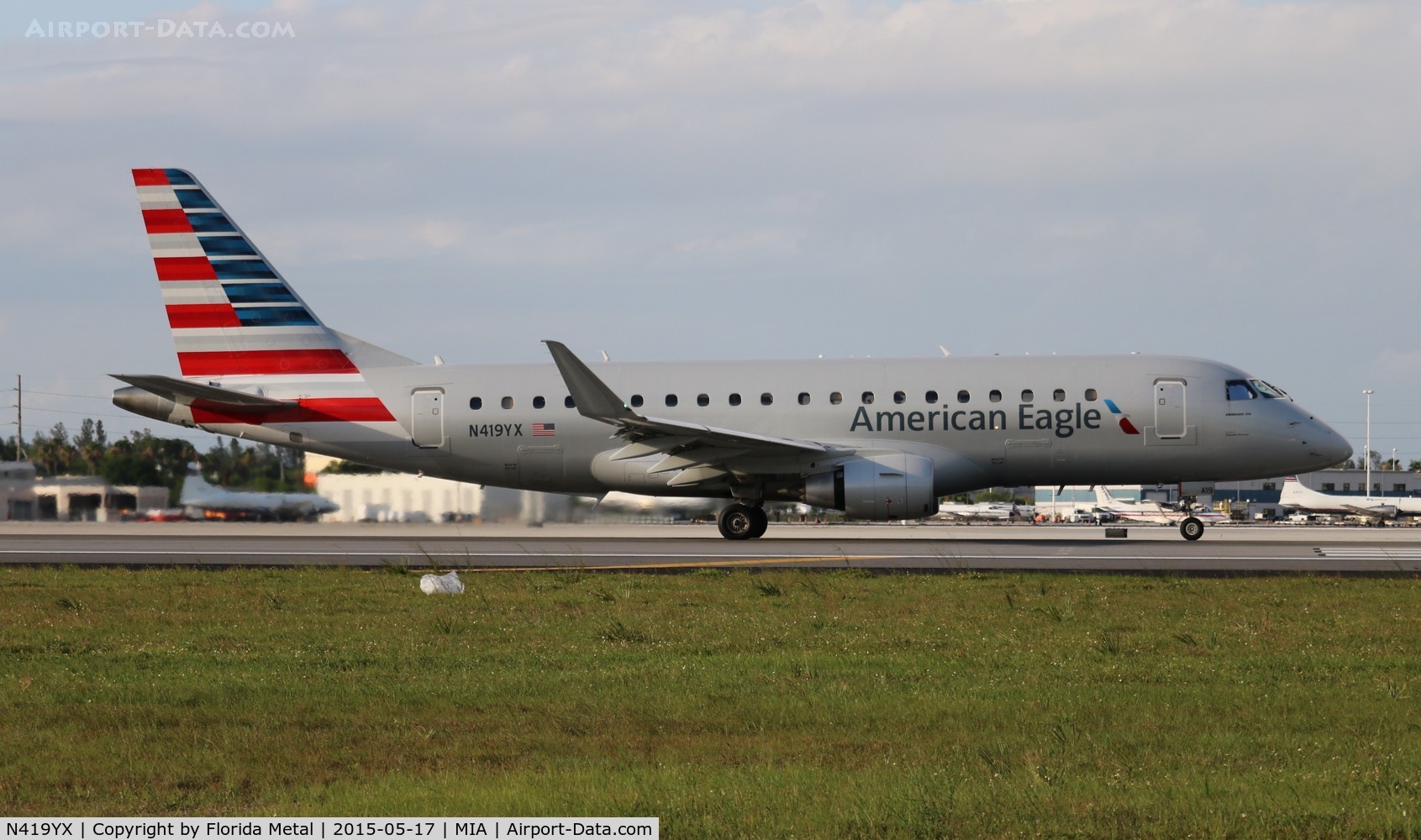 N419YX, 2013 Embraer 175LR (ERJ-170-200LR) C/N 17000384, American Eagle