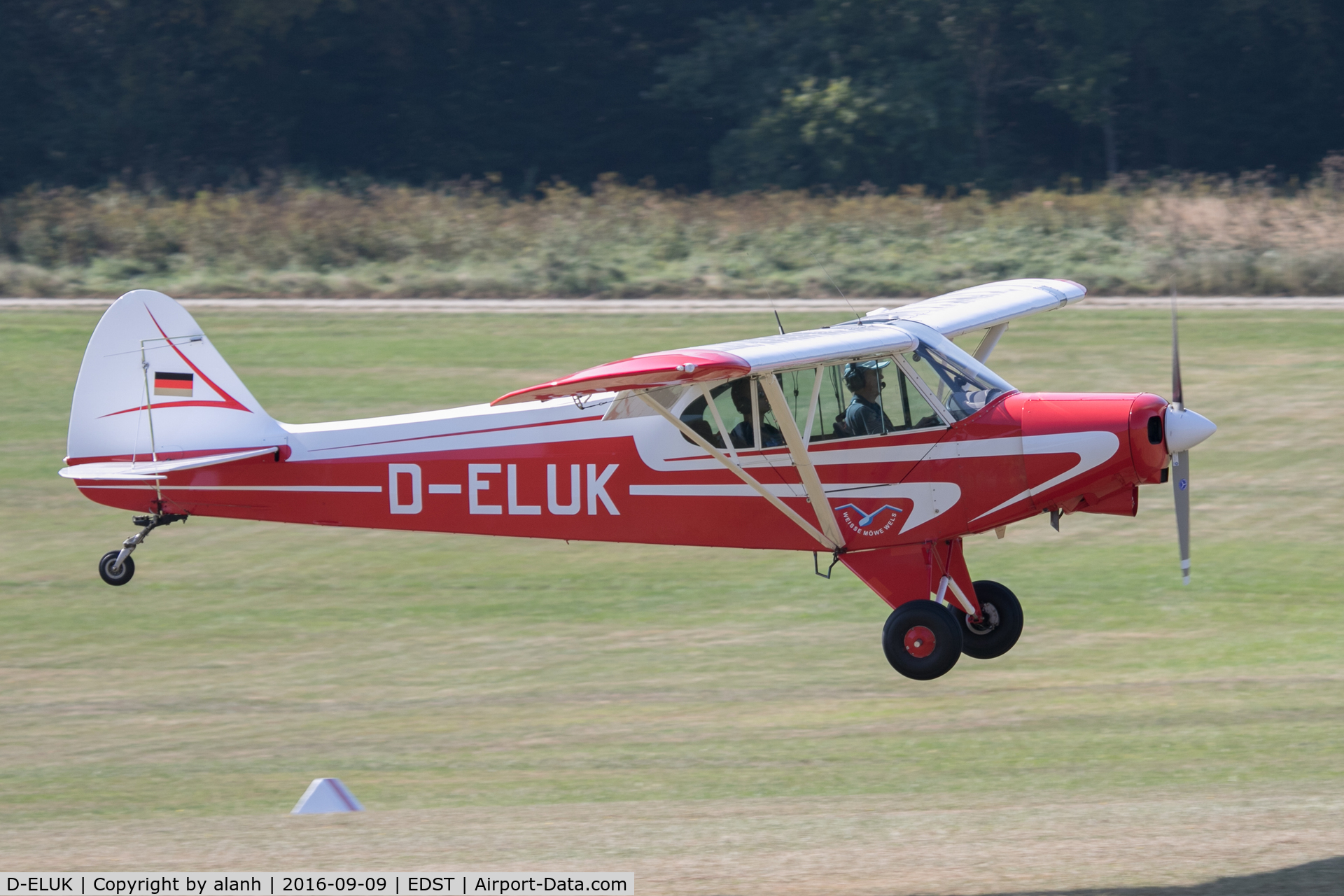 D-ELUK, 1960 Piper PA 18-150 Super Cub C/N 18-7446, Arriving at the 2016 Hahnweide Oldtimer Fliegertreffen