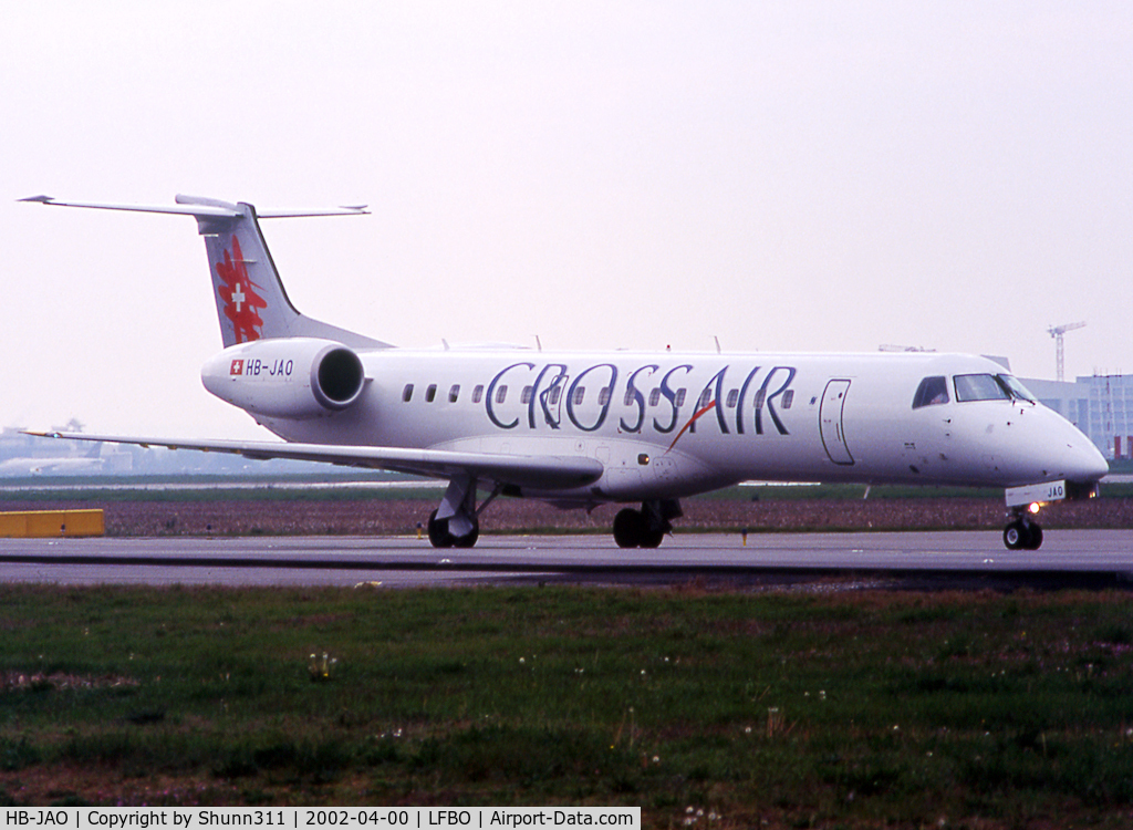 HB-JAO, 2001 Embraer EMB-145LU (ERJ-145LU) C/N 145456, Lining up rwy 15L for departure...