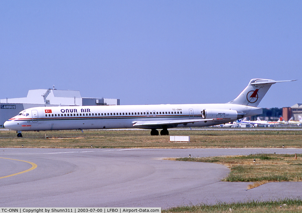 TC-ONN, 1997 McDonnell Douglas MD 88 C/N 53547, Taxiing holding point rwy 33R for departure...