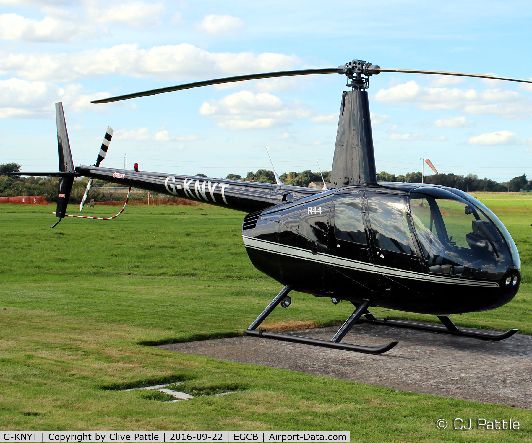 G-KNYT, 2000 Robinson R44 Astro C/N 0723, At the City Airport Manchester,  Barton EGCB