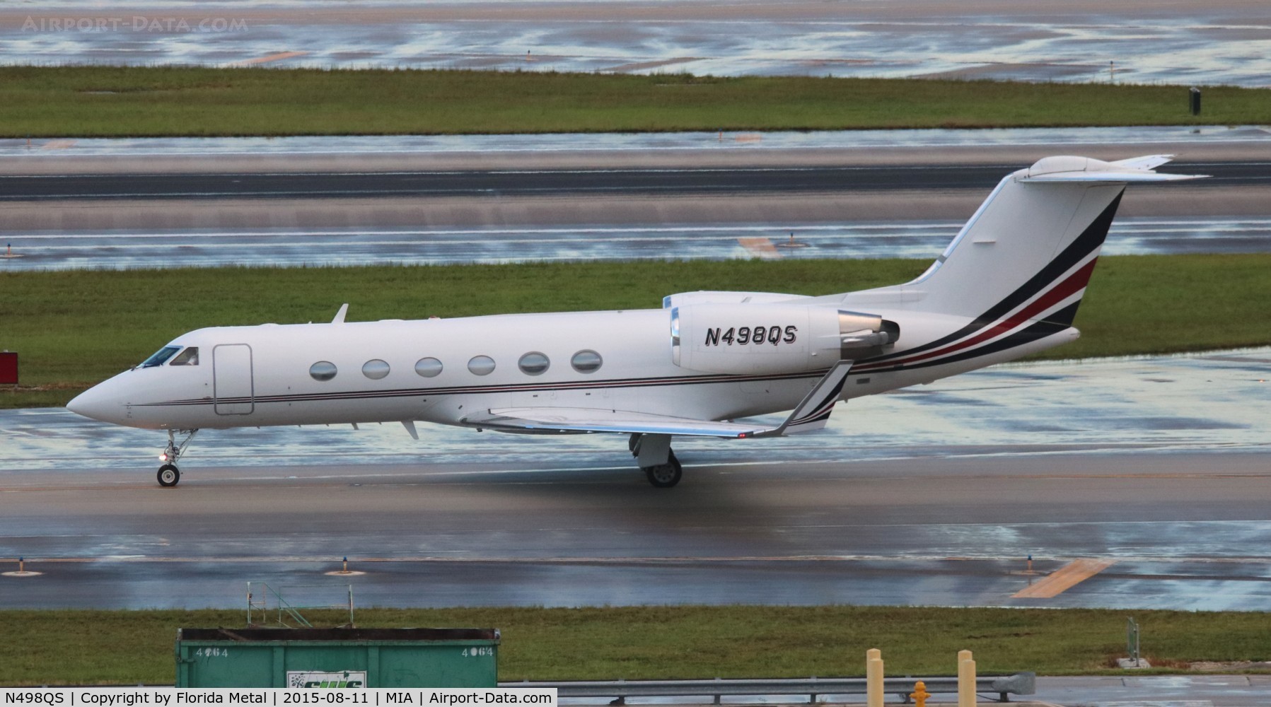 N498QS, 2000 Gulfstream Aerospace G-IV C/N 1398, Net Jets
